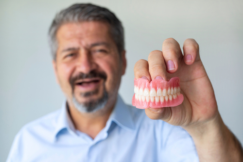 5 cosas que debe saber sobre las prótesis dentales
